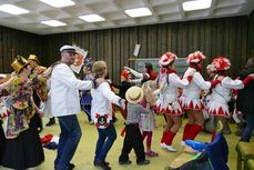 Naumburger Prinzenpaare mit Hofnarren besuchen den Kindergottesdienst (Foto: Karl-Franz Thiede)